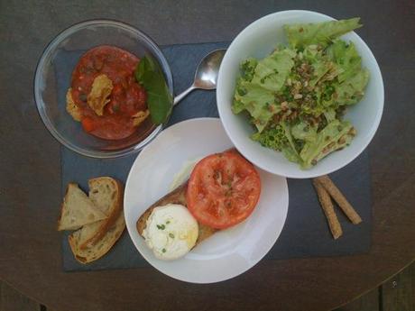 Recette Tartine à l'espagnole, protéines de soja sautées thaï au coulis de tomates & basilic
