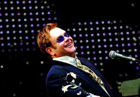 Elton John annule sa tournée pour raisons de santé