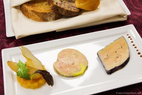 Le Pigonnet Duo de foie gras de canard mi cuit poché au vin rouge et épices