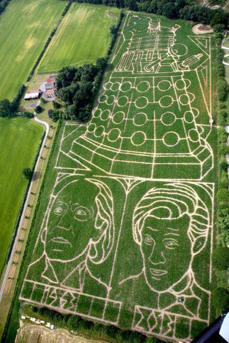 Doctor Who: ouverture d’un labyrinthe géant dans un champ de maïs DoctorWho-crop-circle1