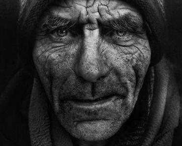 Il parcourt le monde pour photographier les « invisibles »