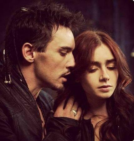 1010323_665463140134206_111586829_n