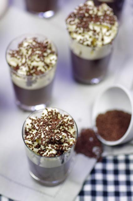 PETITS POTS DE CREME CHOCOLAT, CHANTILLY IVOIRE