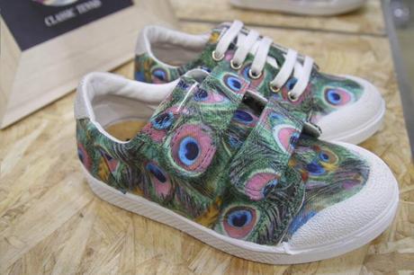 10IS kids peacock trainers