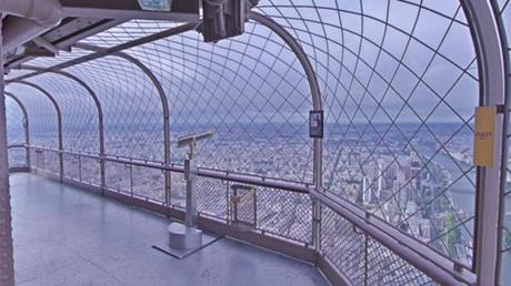 Visite virtuelle de la Tour Eiffel à 360°...