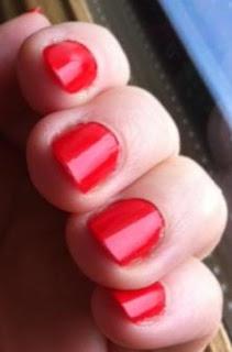 Hip-anema ... Mes ongles en rouge coquelicot !