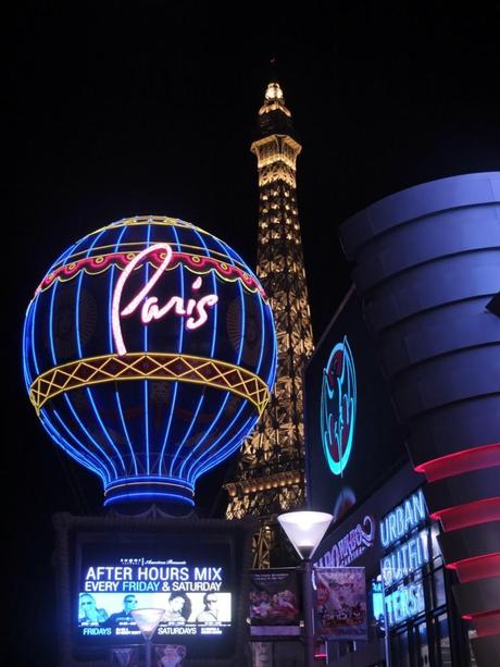 strip paris 768x1024 Roadtrip USA III : Une nuit à Las Vegas 