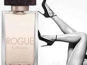 Rihanna sensuelle pour nouveau parfum "Rogue"