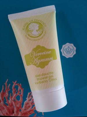 [Box] Plongeons dans le grand bleu avec GlossyBox Juillet 2013