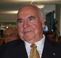 Le chancelier Kohl témoin officiel d'une union homosexuelle