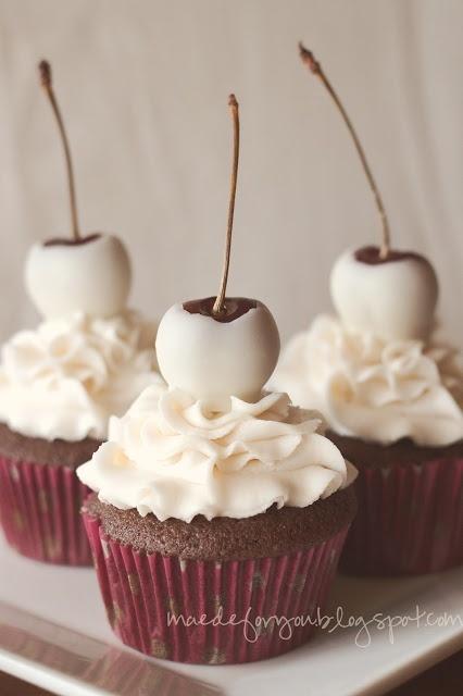 Cute Cupcake Ideas / Chocolate Amaretto Cupcakes with White Chocolate Dipped Cherries.
