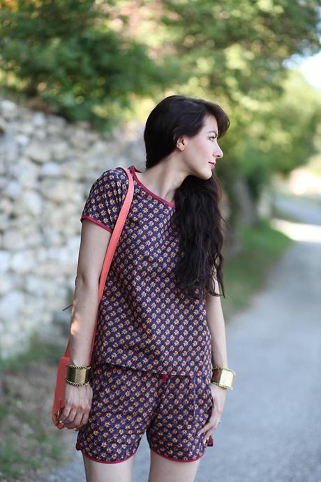 look vacances Dans la garrigue