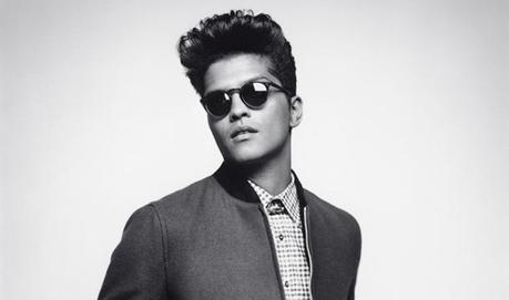 Bruno Mars dévoile le clip de son nouveau single, Treasure.