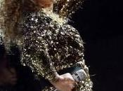 Beyoncé coince cheveux dans ventilateur