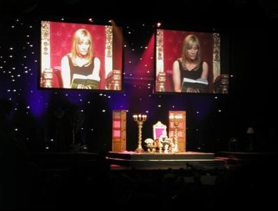 J.K. Rowling est l'auteur de la saga Harry Potter. Ici, à New York, elle lit les premières pages de son roman. Photo (c) Amanda Hatfield