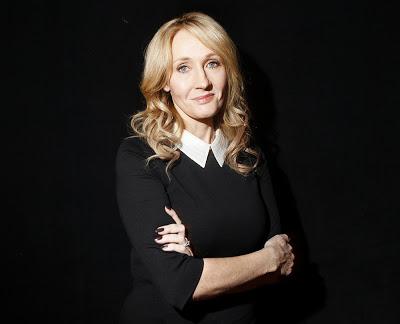Le nouveau livre de J.K. Rowling est un best-seller...