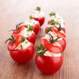 Mini tomates farcies au chèvre (40Kcal / 100g)