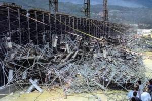 image de la tribune de Furiani de 1992 après la catastrophe