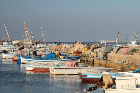 La pêche est la principale industrie de l'île. Hommes et femmes y sont à égalité. La grande spécialité du coin : le poulpe.