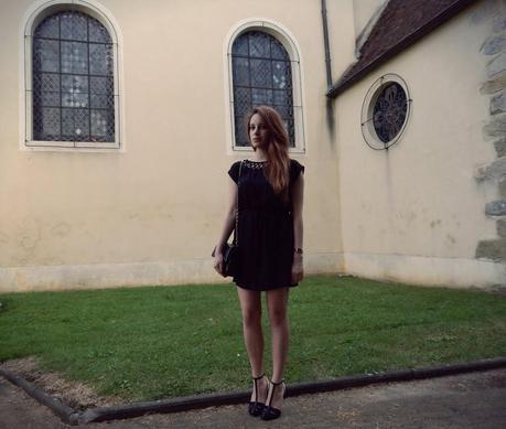 Black dress and leopard nail patch