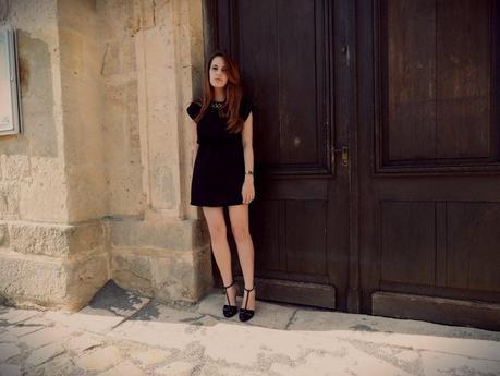 Black dress and leopard nail patch
