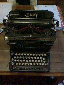 A vendre : Machine à écrire à ruban Japy