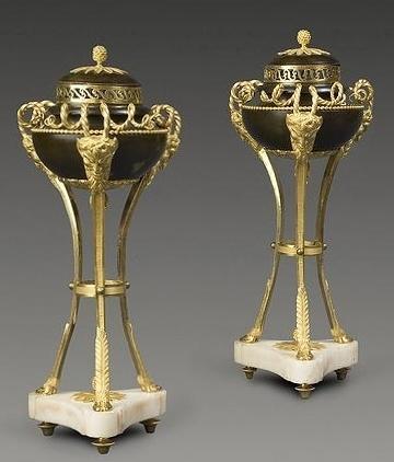 Les vases à parfums du XVIII ème siècle.