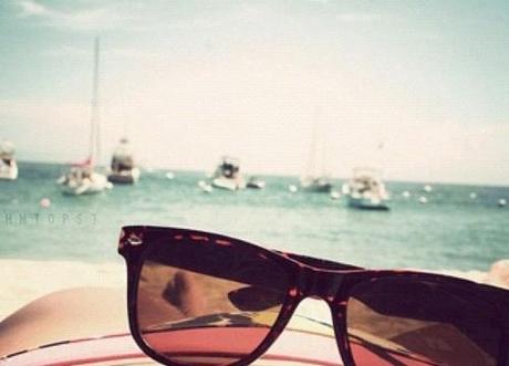 paysage-mer-plage-lunettes-de-soleil