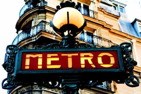 Visiter Paris en Métro et sur iPhone...