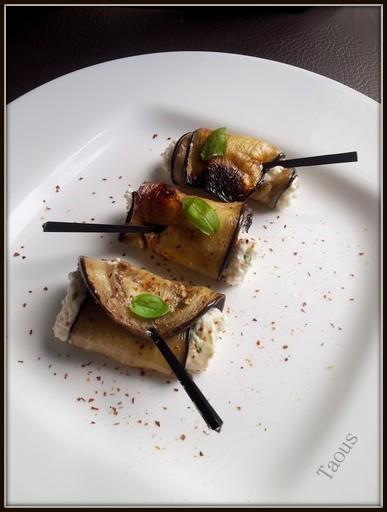Roulés d'aubergine à la feta