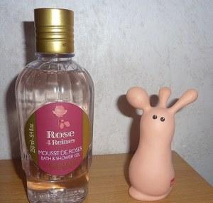 Idix'a sent trop bon. Et en plus il est rose, lui aussi.