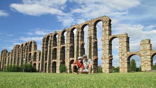 Le temple à Diane et l'aqueducto de los milagros