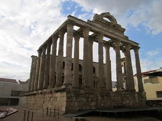 Le temple à Diane et l'aqueducto de los milagros