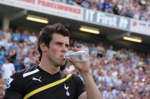 800px-Gareth_Bale_Brighton_v_Spurs_Amex_Opening_30711