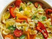 Pâtes pesto pourraient bien être refrain l'été tome Farfalle petits légumes multicolores pignons...