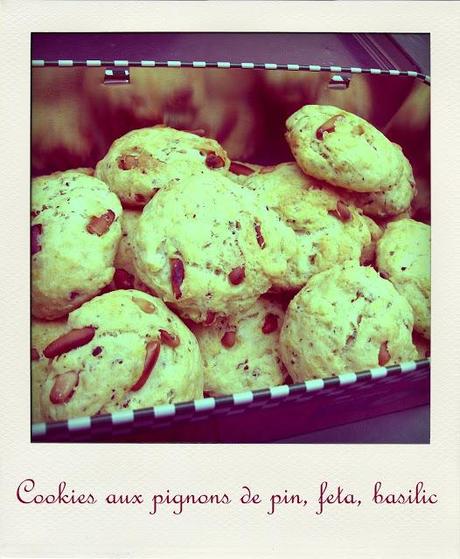 Cookies aux pignons de pin, feta et basilic