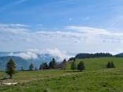 Paysage printanier sommet cirque Creux-du-Van