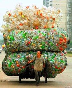 Bouteilles plastique- PET: recyclage ou détournement?