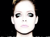 Avril Lavigne propose nouveau single, Rock Roll.
