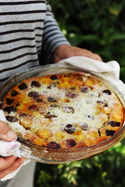 Petit clafoutis du soir espoir… Clafoutis cerises multicolores et pistache !
