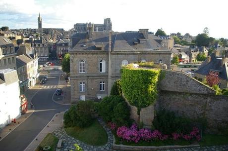 IMGP7308 Avranches table