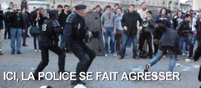 agression de manifestants contre la police