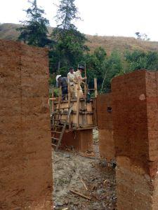 Maison de tapia en construction