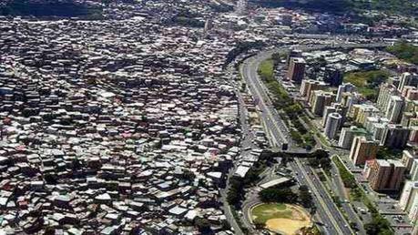Caracas: Un urbanisme chaotique et contrasté