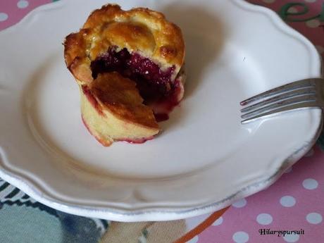 Mini pies à la rhubarbe et à la framboise / Rhubarb and raspberry mini pies