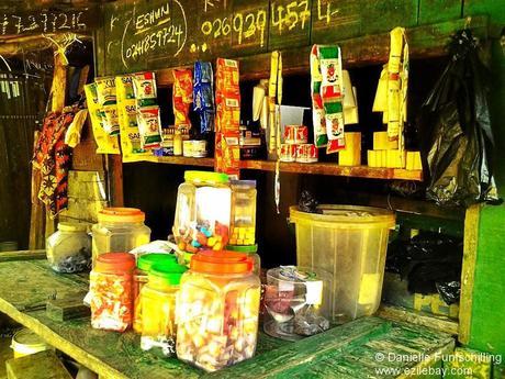 Akwidaa : Village life in Ghana