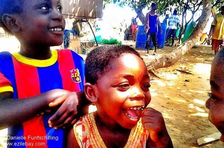 Akwidaa : Village life in Ghana