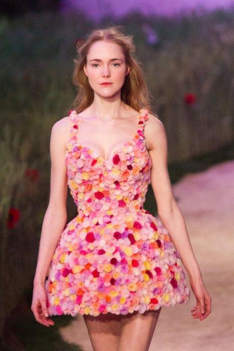 Défilé lingerie champêtre – Zahia se mettrait-elle au vert? 159940711-10-jpg_105534