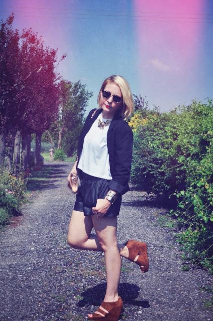 Noir & blanc mais avec du doré svp !