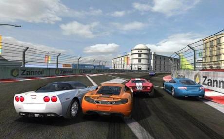 Dodge et Shelby rejoignent l'écurie de constructeurs de Real Racing 3 sur iPhone...